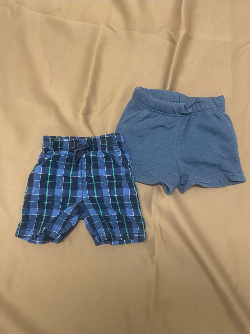 2 pairs 2T/24M Jumping Beans shorts